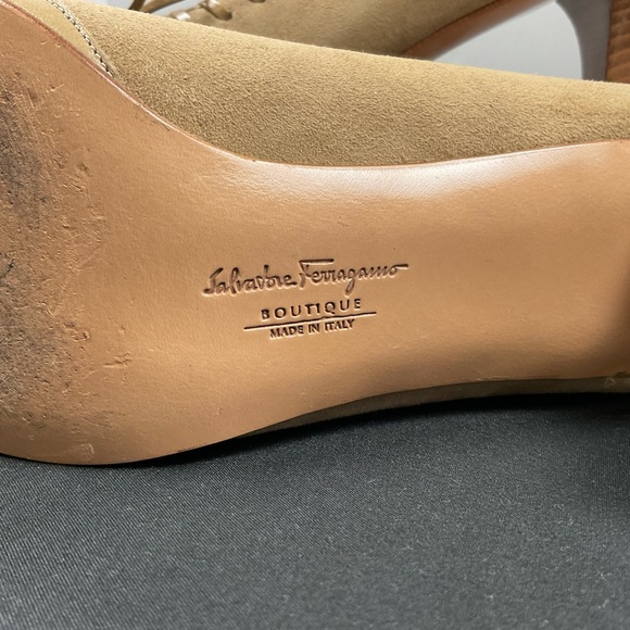 Vintage Salvatore Ferragamo Beige Leather Heels - Picture 5 of 13